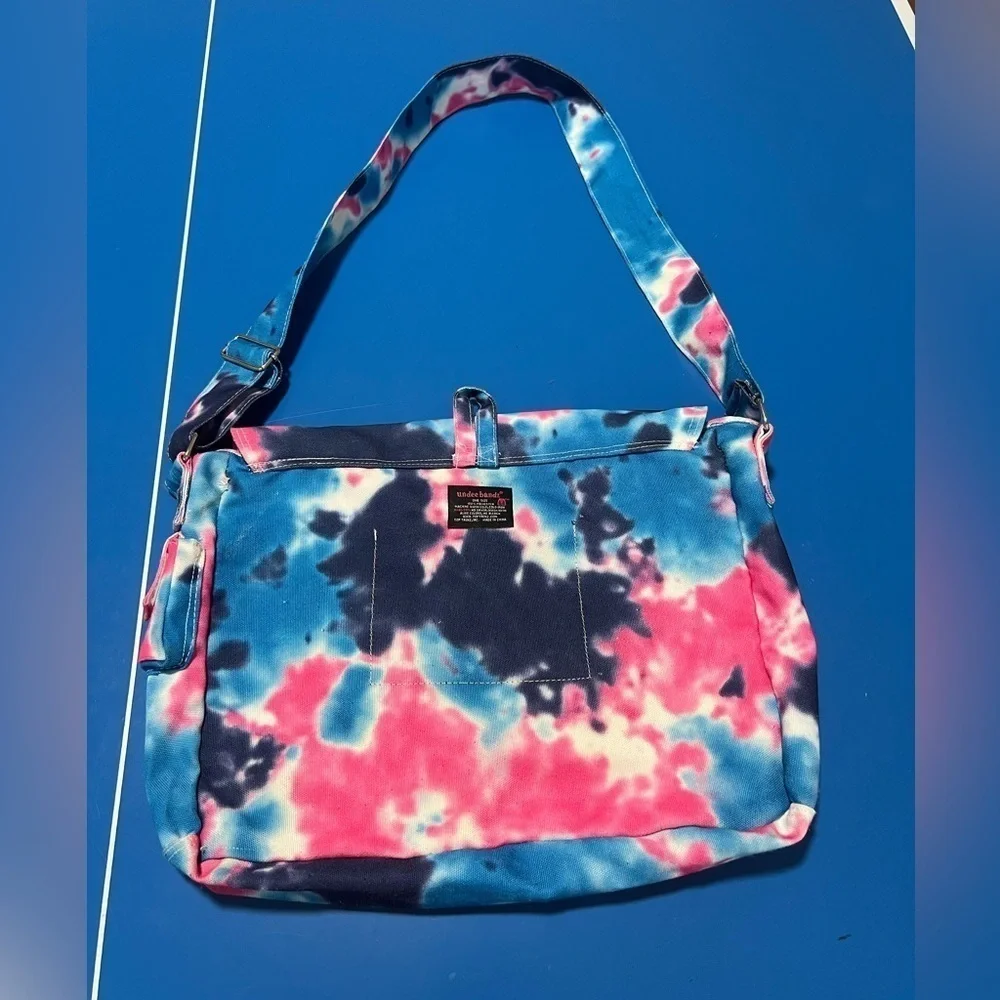 Undee Bandz Kid’s Messenger Bag. Excellent Condition.